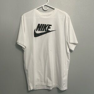 Men’s XL Nike Tee